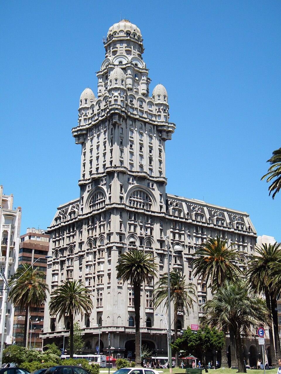 Palacio Salvo original en Plaza Independencia
